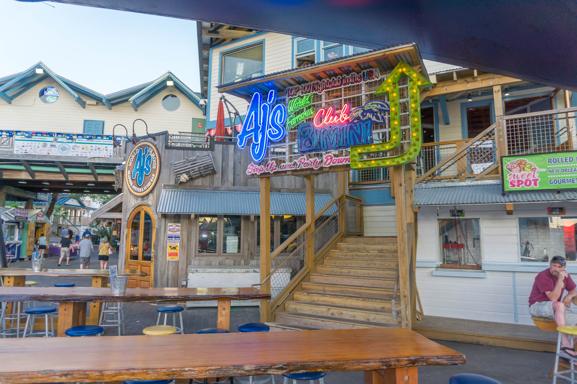 Best Destin Nightlife - Clubs & Bars